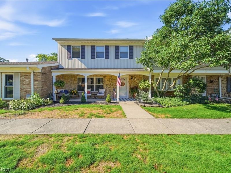 2137 Beechtree Drive, Uniontown, OH 44685 Photo 1