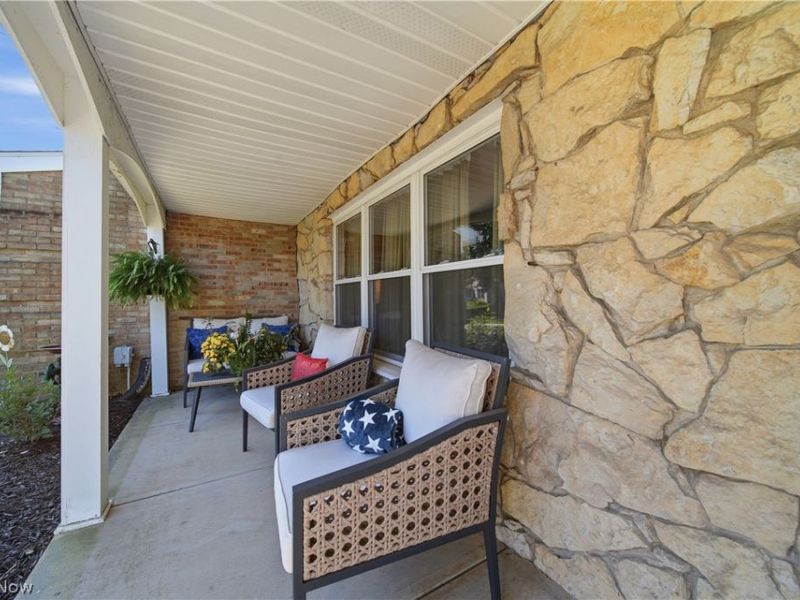 2137 Beechtree Drive, Uniontown, OH 44685 Photo 5