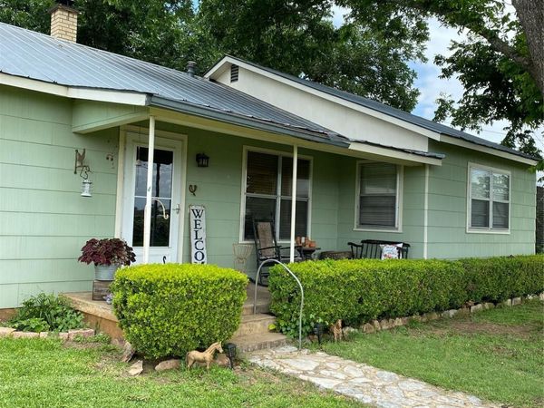 1132 Thiele LN, Fredericksburg, TX 78624