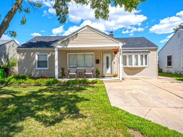 26524 Kathy Street, Roseville, MI 48066