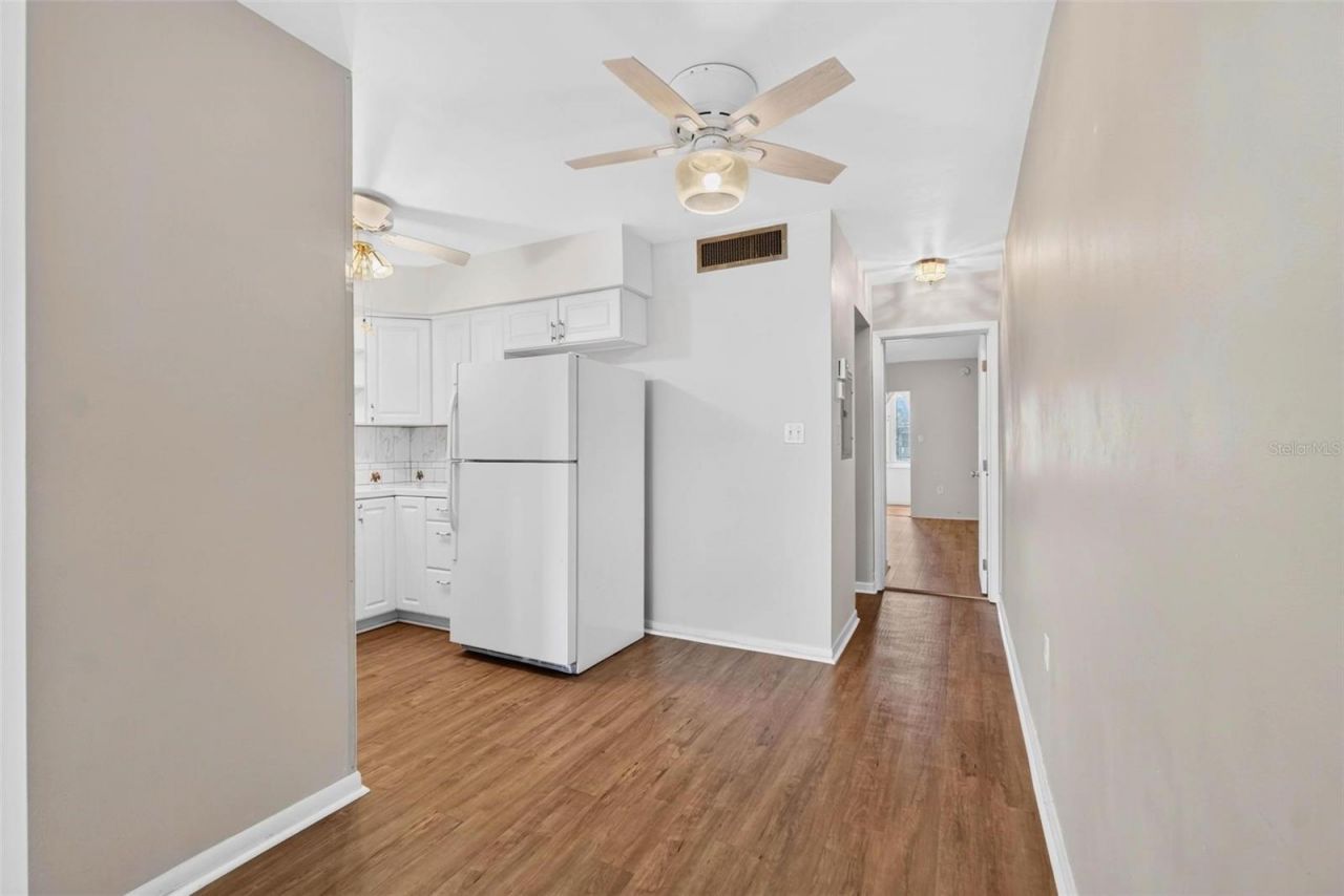 138 36th Avenue N, Unit 208 W, Saint Petersburg, FL 33704 Photo