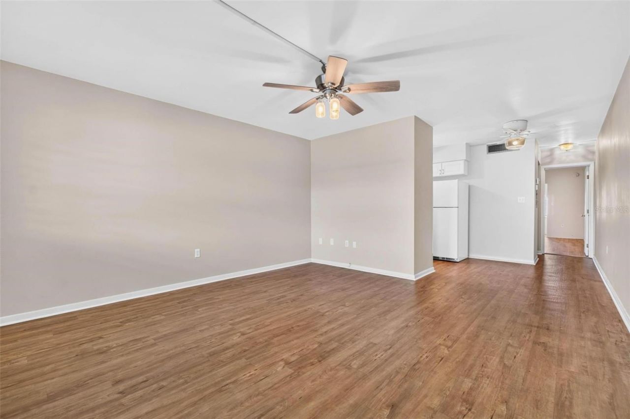 138 36th Avenue N, Unit 208 W, Saint Petersburg, FL 33704 Photo