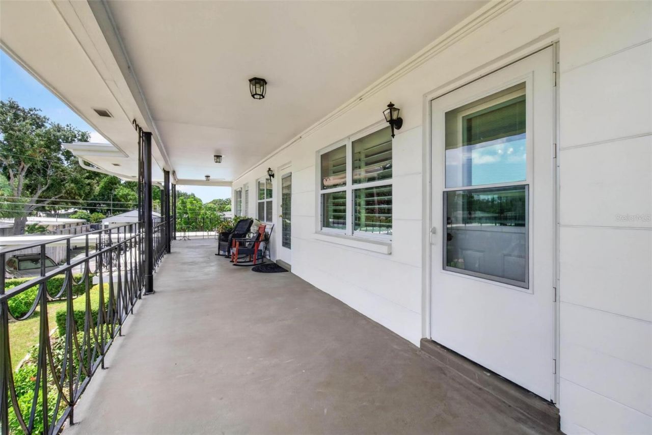 138 36th Avenue N, Unit 208 W, Saint Petersburg, FL 33704 Photo