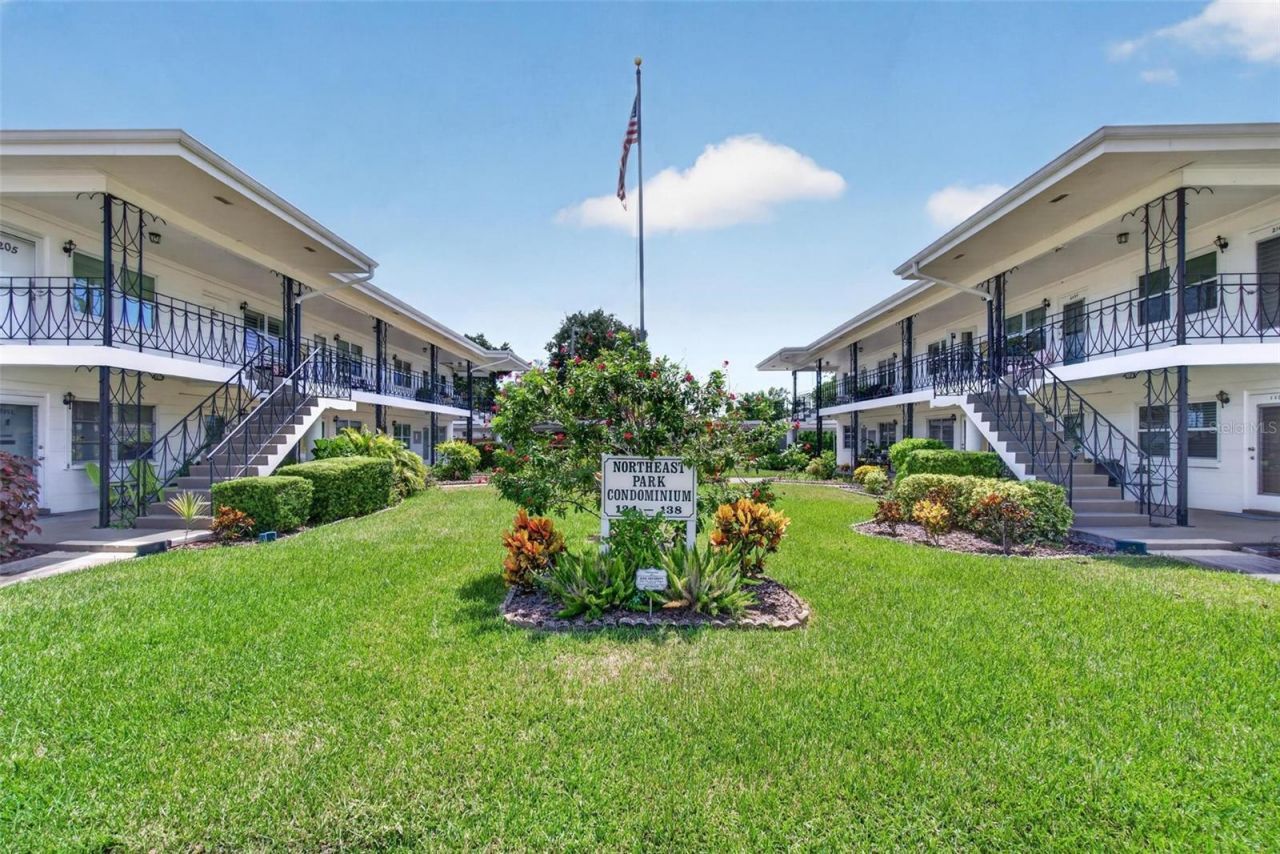 138 36th Avenue N, Unit 208 W, Saint Petersburg, FL 33704 Photo
