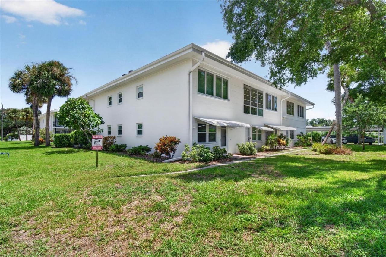 138 36th Avenue N, Unit 208 W, Saint Petersburg, FL 33704 Photo