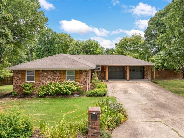 1001 Eugene Street , Harrison, AR 72601