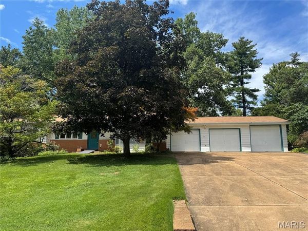 247 Geremma Drive, Ballwin, MO 63011