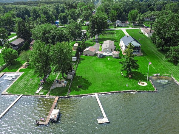 6877 S State Road 10 , Knox, IN 46534