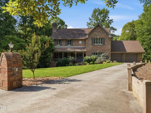 132 Winterbrook Drive, Kingsport, TN 37663