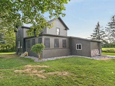 2972 Whalen Rd, Bloomfield, NY 14469