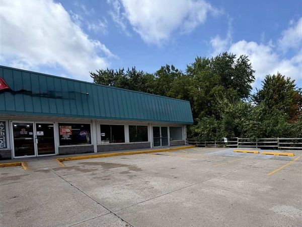 805 S 1st Ave, Iowa City, IA 52245