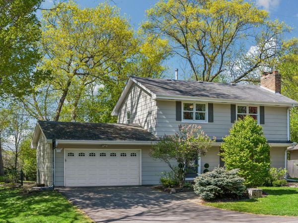290 Ridgeview Drive E, Wayzata, MN 55391