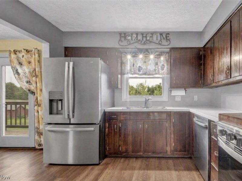 2661 Eaver Street NW, Uniontown, OH 44685 Photo 4
