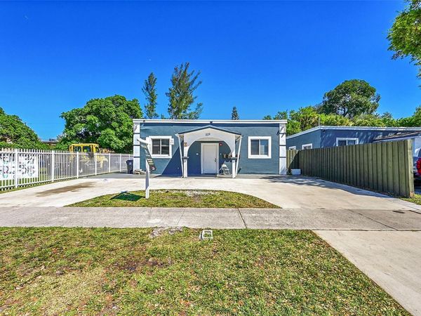 526 NW 15TH Way, Fort Lauderdale, FL 33311