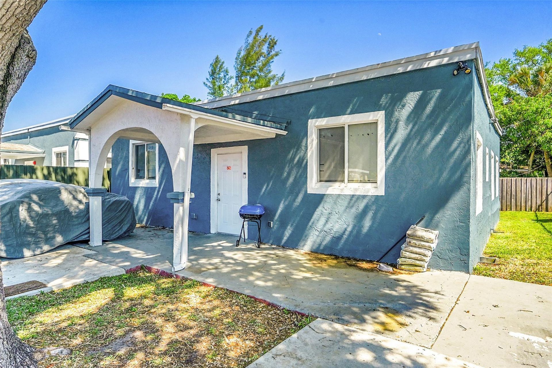 526 NW 15th Way, Fort Lauderdale, FL 33311 Photo