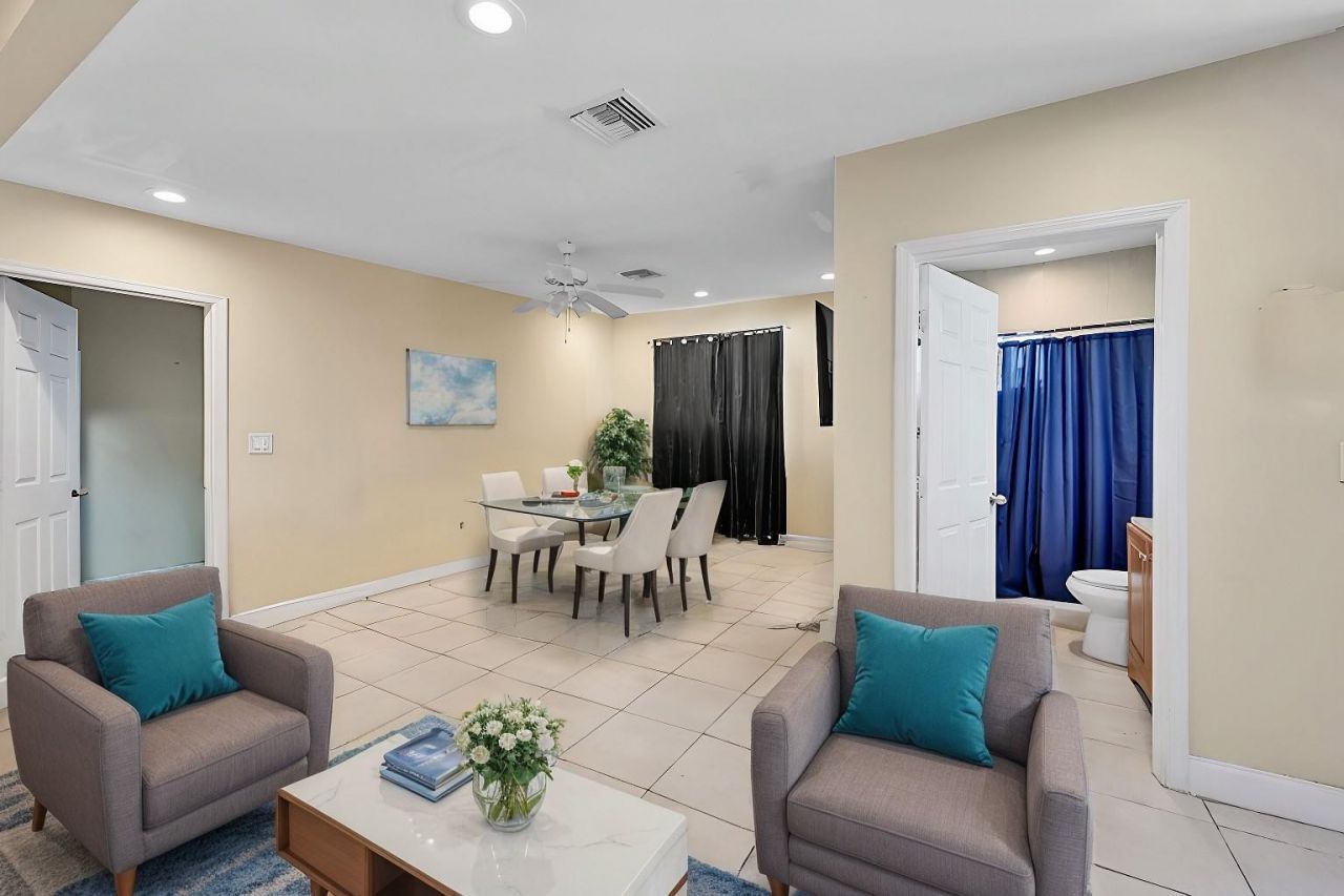 526 NW 15th Way, Fort Lauderdale, FL 33311 Photo