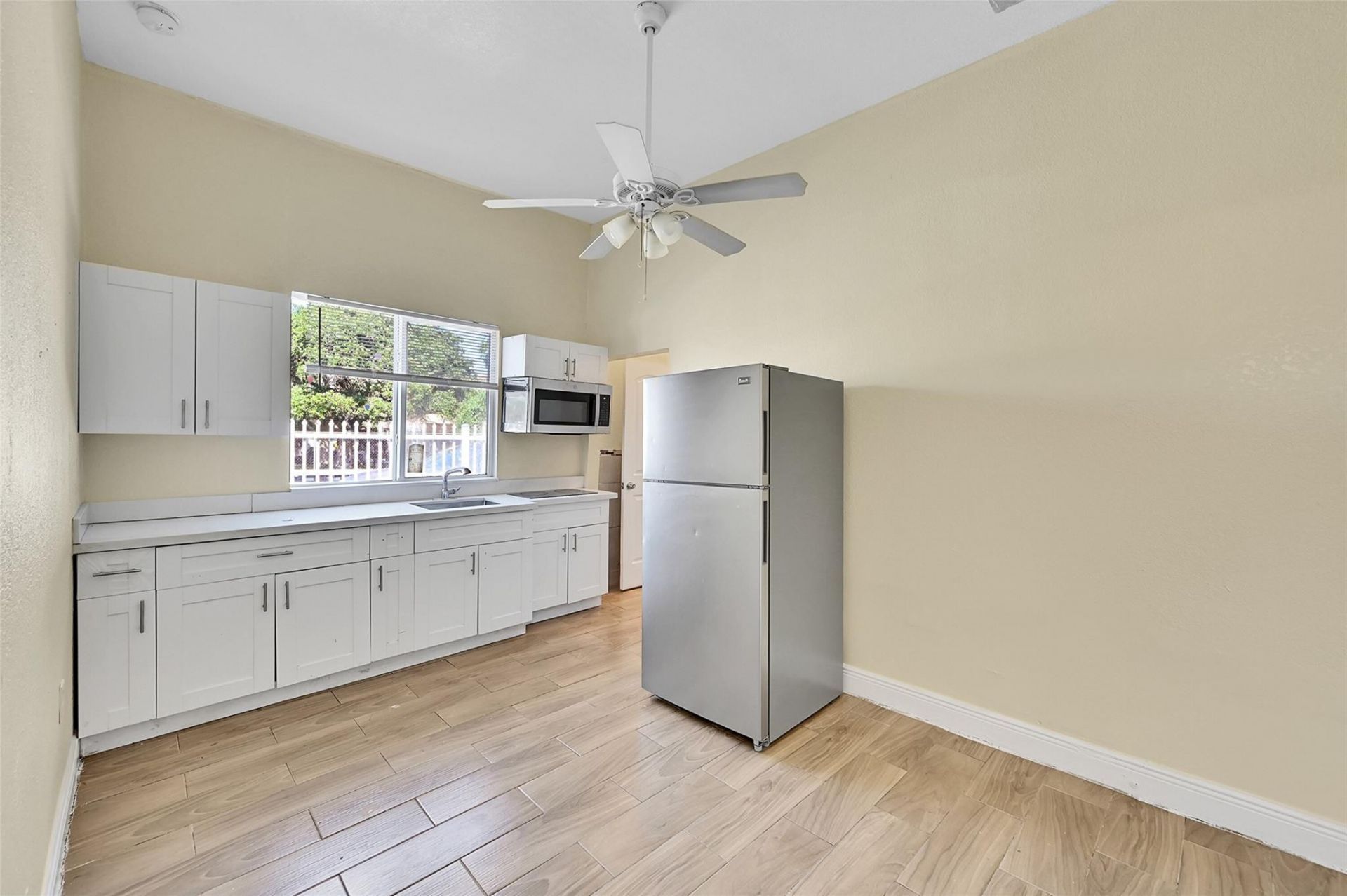 526 NW 15th Way, Fort Lauderdale, FL 33311 Photo