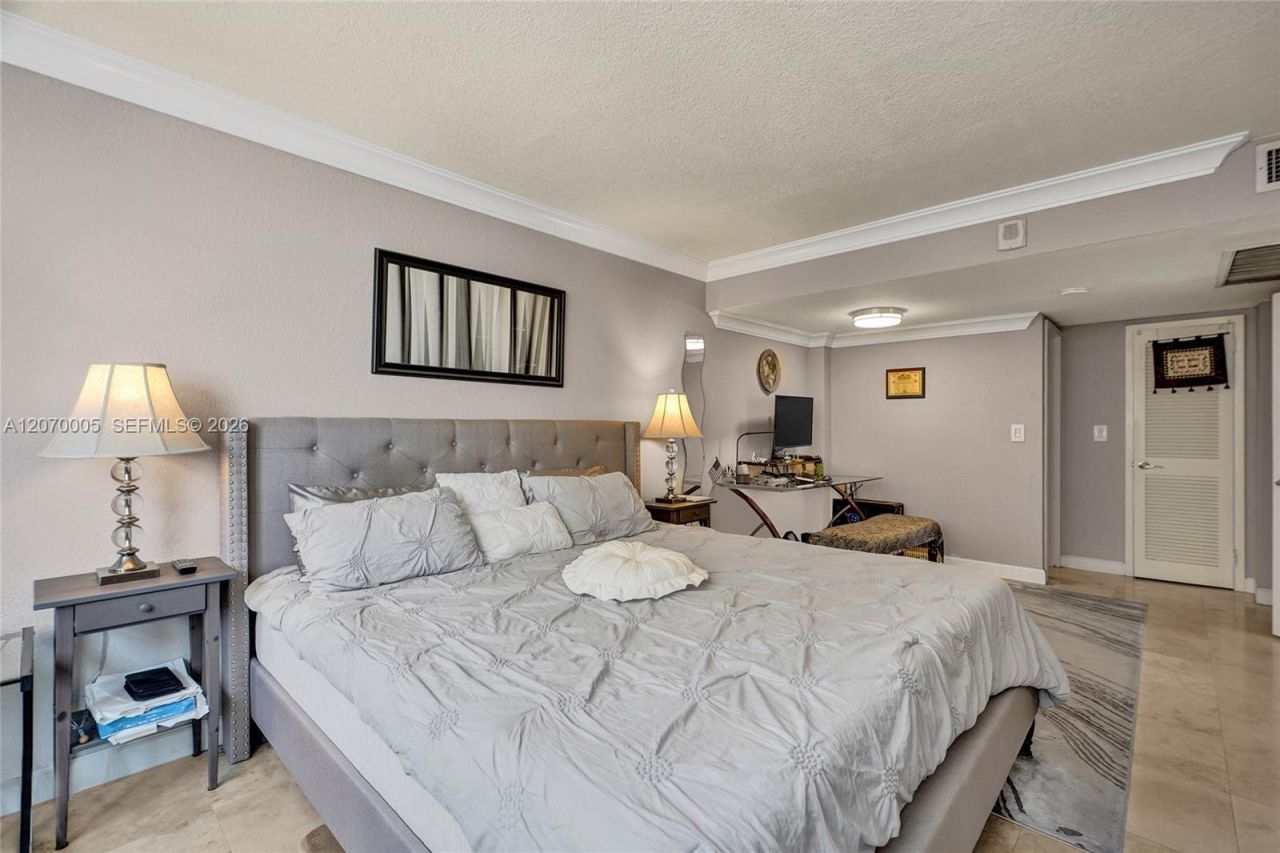2030 S Ocean Dr , Unit 512, Hallandale Beach, FL 33009 Photo