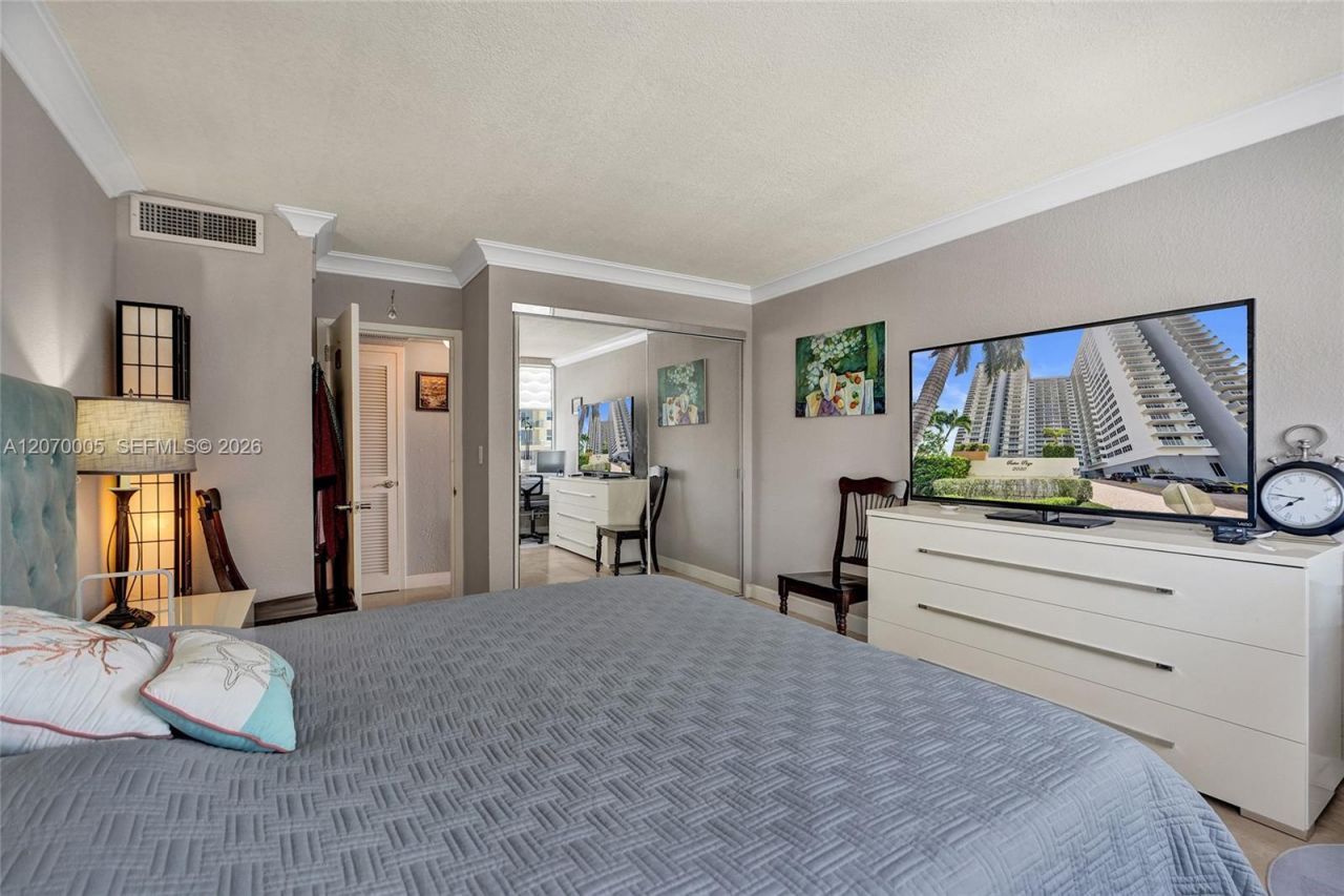 2030 S Ocean Dr , Unit 512, Hallandale Beach, FL 33009 Photo