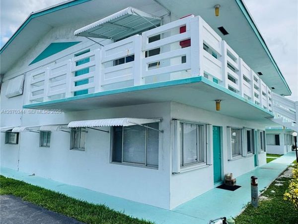 2304 Lake Osborne Dr , Unit 21, Lake Worth, FL 33461