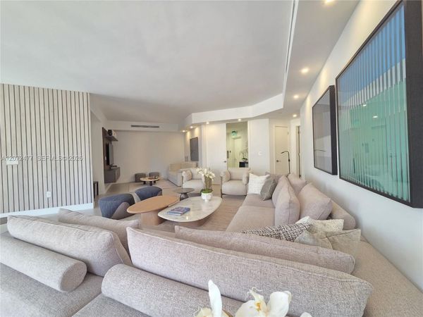 739 Crandon Blvd, Unit 202, Key Biscayne, FL 33149