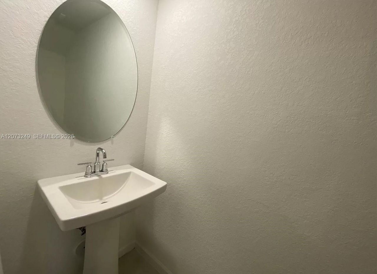 2810 NW 181st St, Miami Gardens, FL 33056 Photo