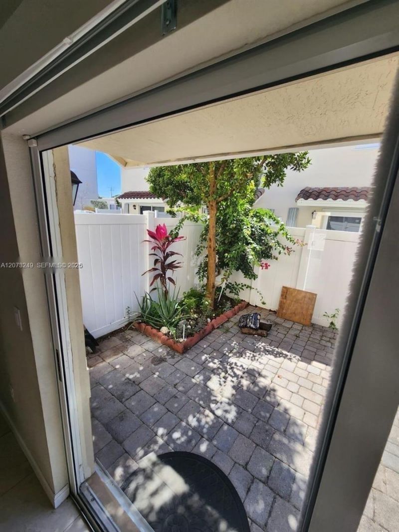 2810 NW 181st St, Miami Gardens, FL 33056 Photo