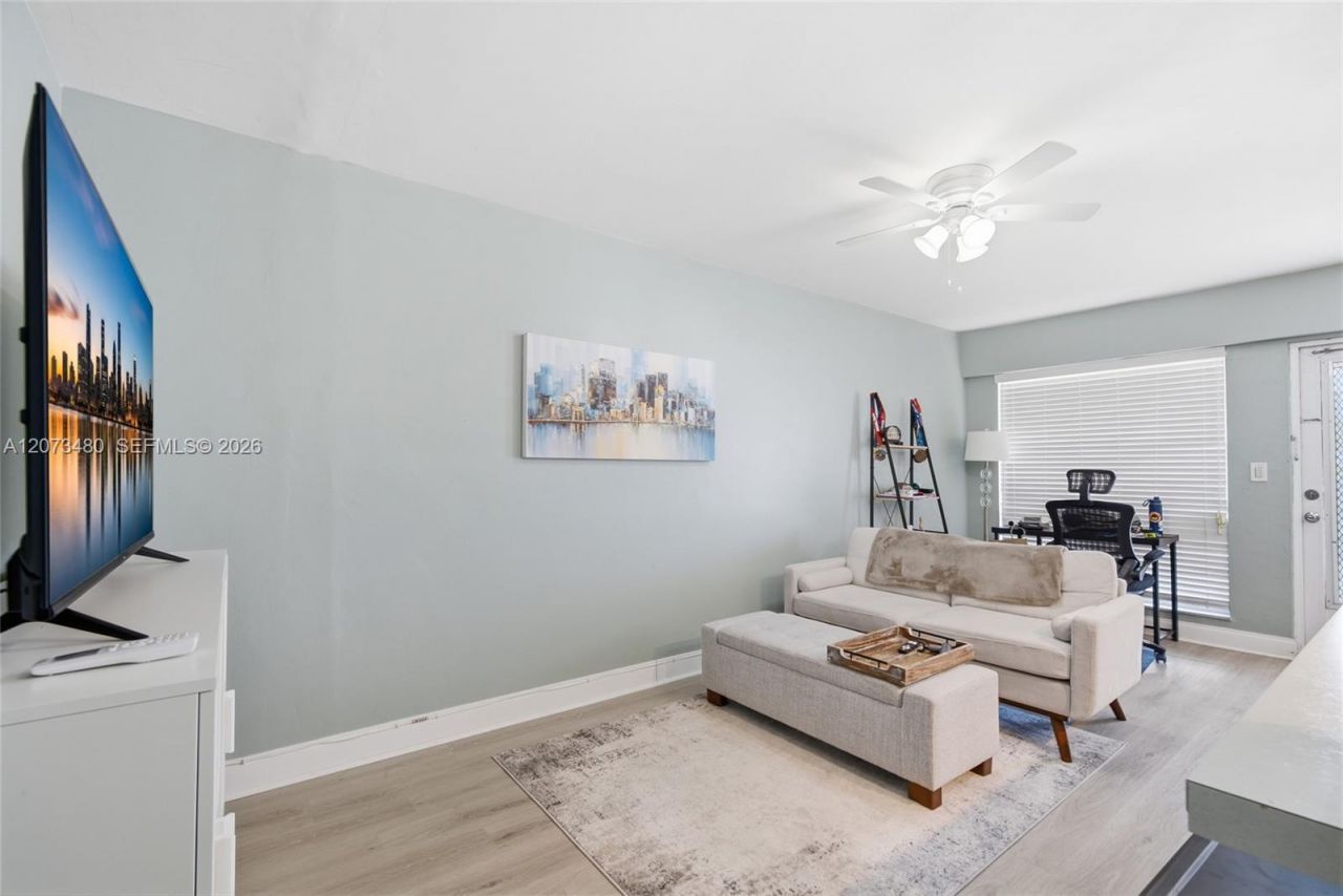 2716 NE 30th Pl , Unit 207C, Fort Lauderdale, FL 33306 Photo