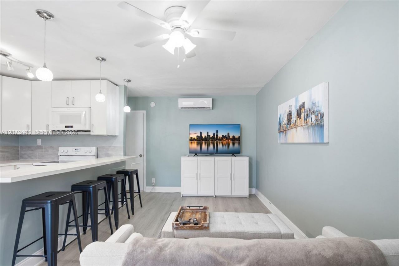 2716 NE 30th Pl , Unit 207C, Fort Lauderdale, FL 33306 Photo