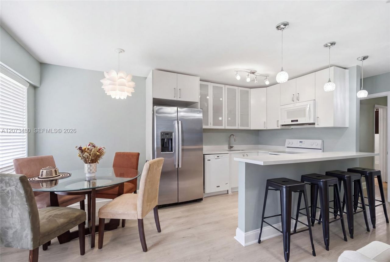2716 NE 30th Pl , Unit 207C, Fort Lauderdale, FL 33306 Photo