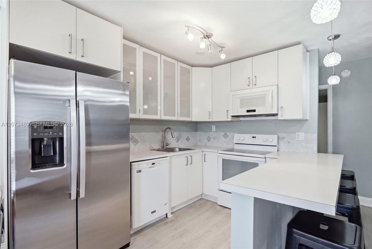 2716 NE 30th Pl , Unit 207C, Fort Lauderdale, FL 33306 Photo