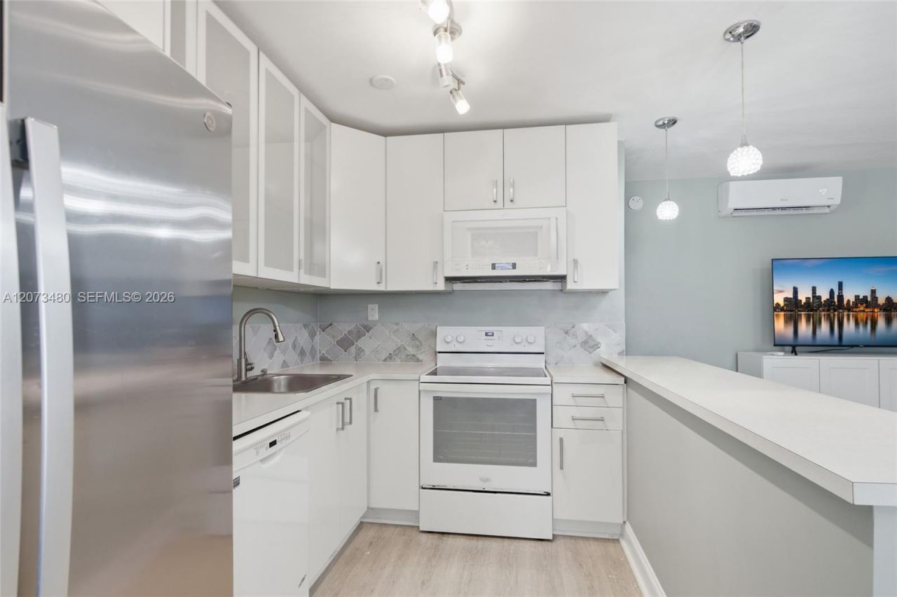 2716 NE 30th Pl , Unit 207C, Fort Lauderdale, FL 33306 Photo