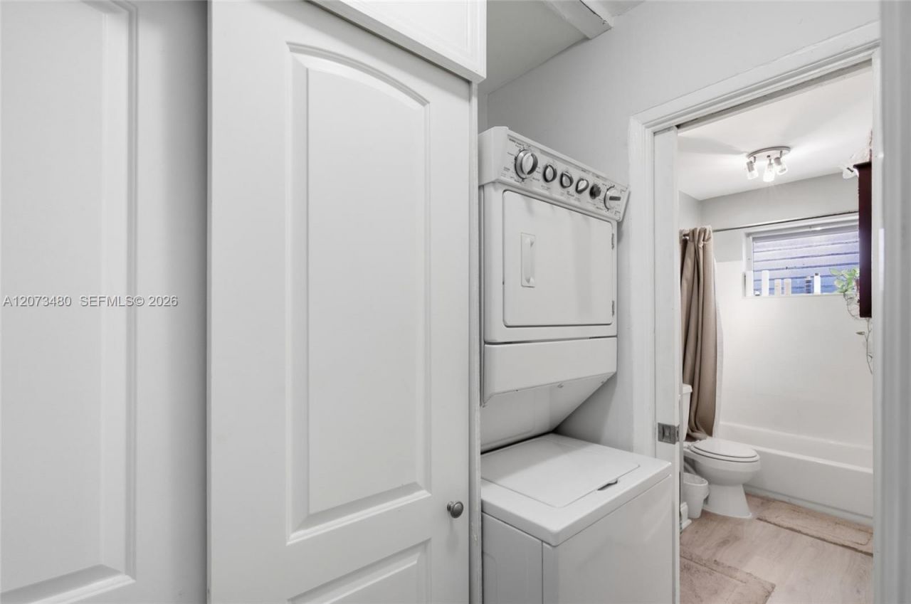 2716 NE 30th Pl , Unit 207C, Fort Lauderdale, FL 33306 Photo