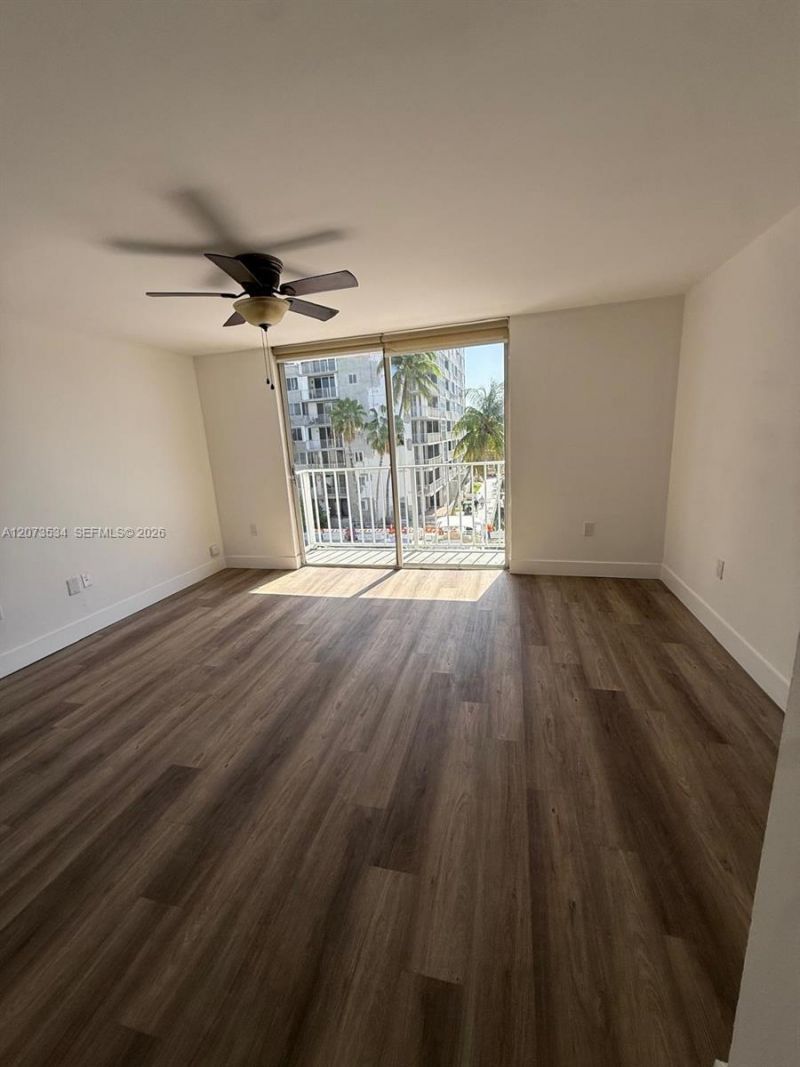 1720 NW N River Dr, Unit 408, Miami, FL 33125 Photo