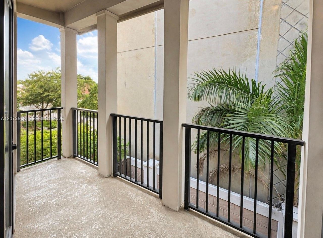 5930 NW 104th Path , Doral, FL 33178 Photo