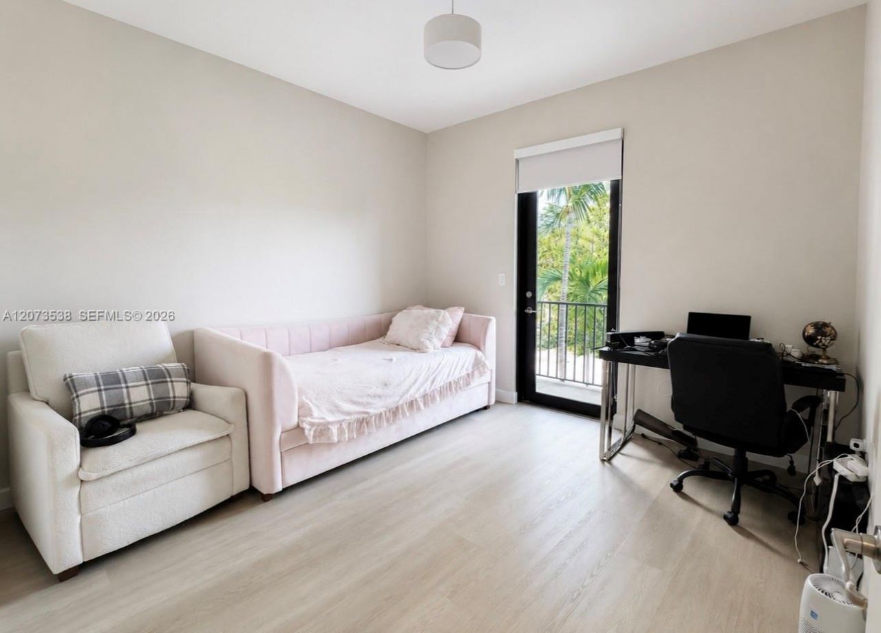 5930 NW 104th Path , Doral, FL 33178 Photo