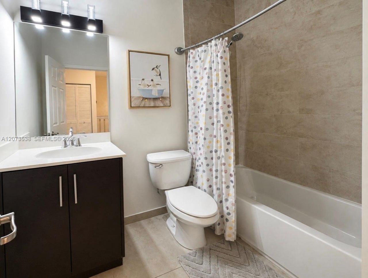 5930 NW 104th Path , Doral, FL 33178 Photo