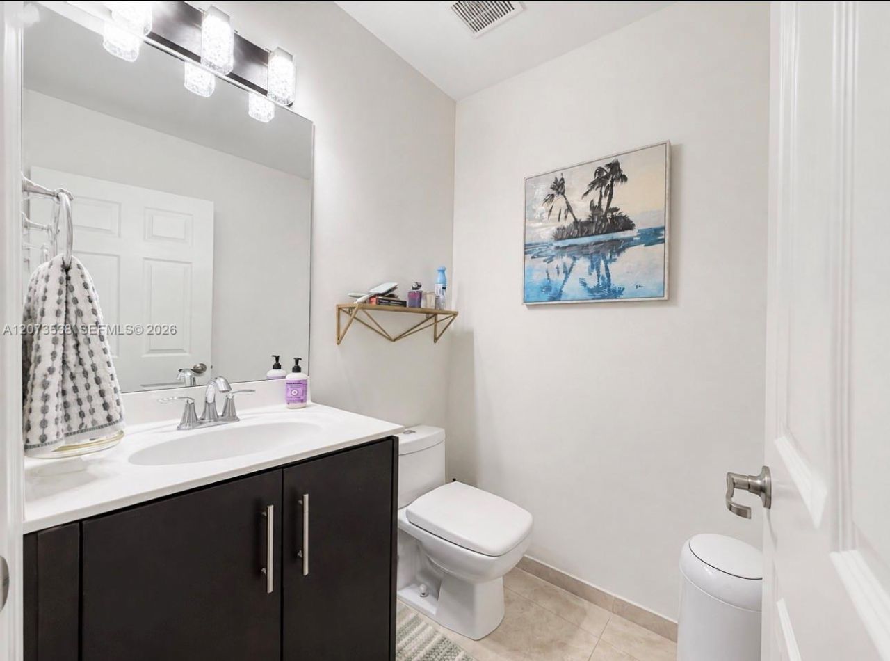 5930 NW 104th Path , Doral, FL 33178 Photo