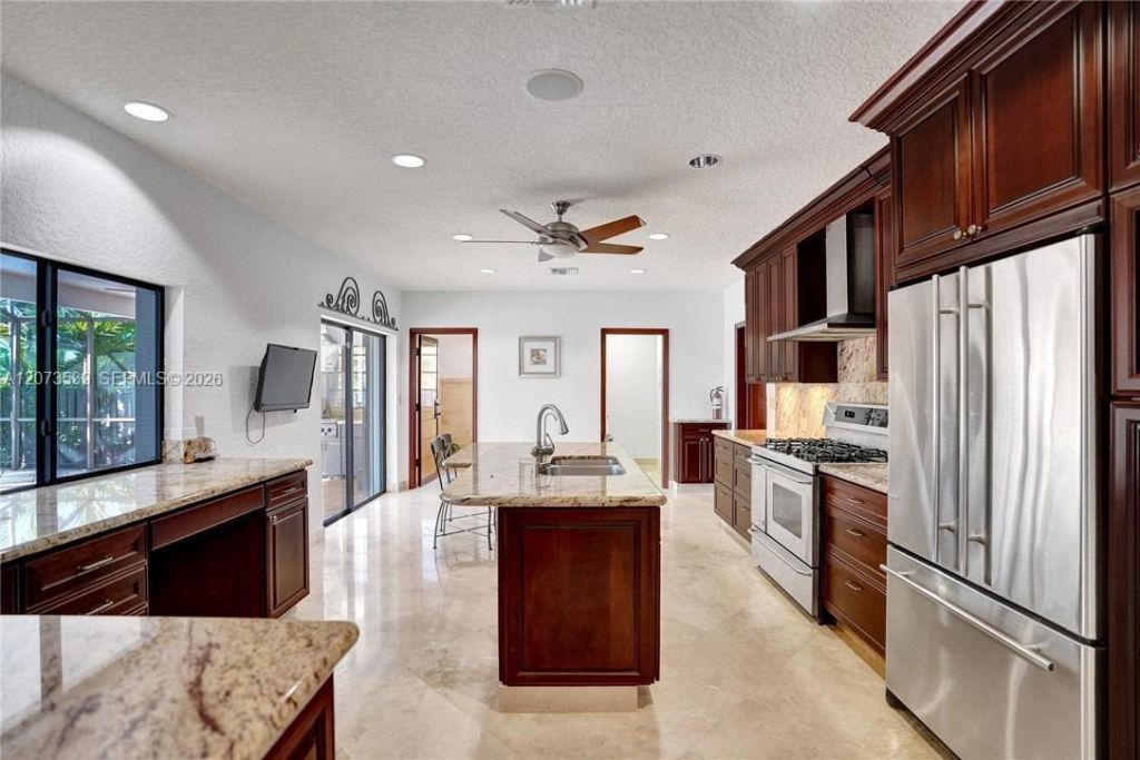 612 Hibiscus Dr , Hallandale Beach, FL 33009 Photo