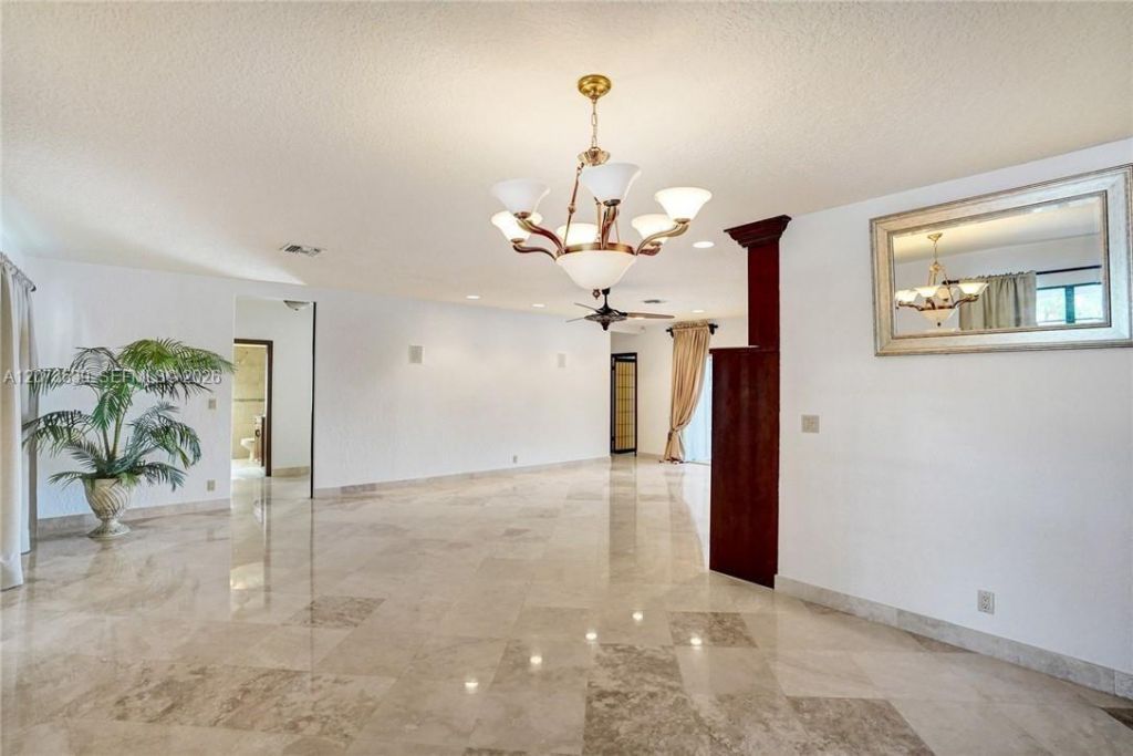 612 Hibiscus Dr , Hallandale Beach, FL 33009 Photo