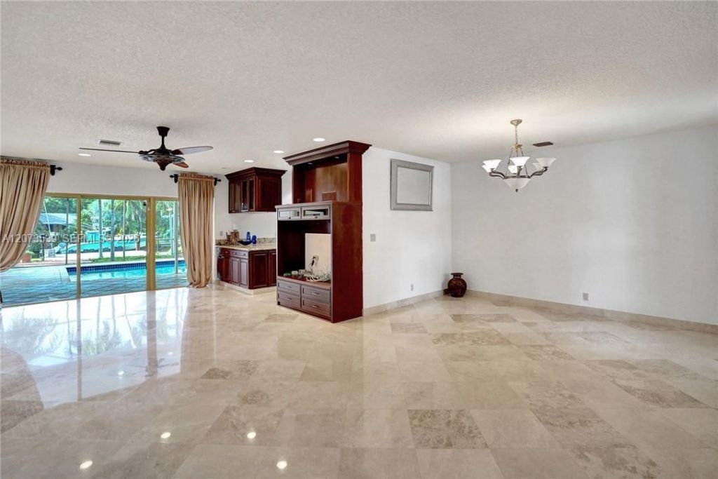 612 Hibiscus Dr , Hallandale Beach, FL 33009 Photo