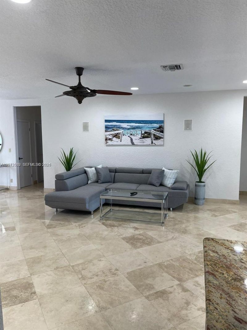 612 Hibiscus Dr , Hallandale Beach, FL 33009 Photo