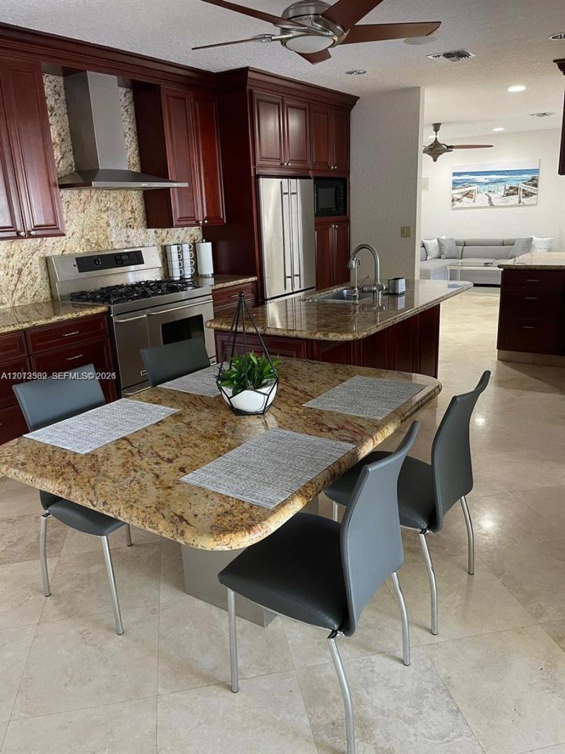 612 Hibiscus Dr , Hallandale Beach, FL 33009 Photo