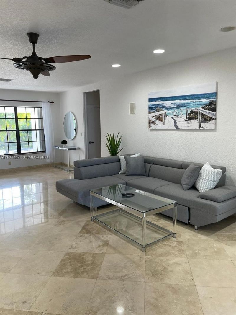612 Hibiscus Dr , Hallandale Beach, FL 33009 Photo