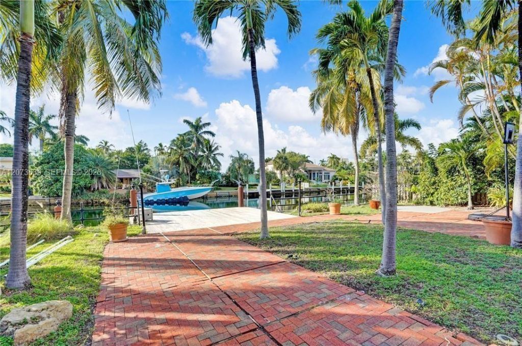 612 Hibiscus Dr , Hallandale Beach, FL 33009 Photo