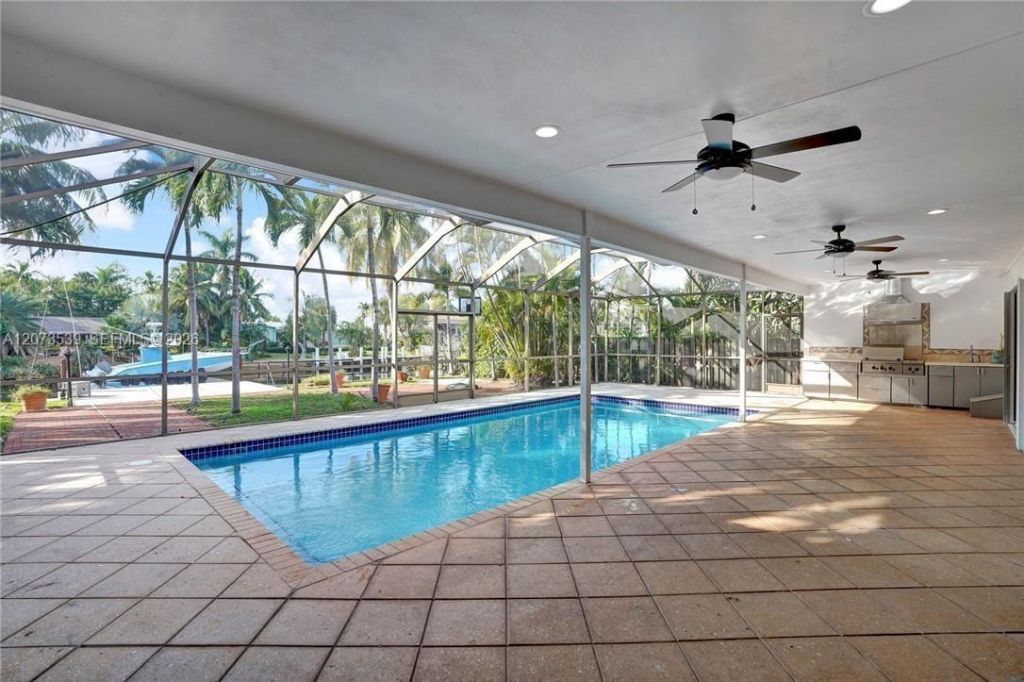 612 Hibiscus Dr , Hallandale Beach, FL 33009 Photo