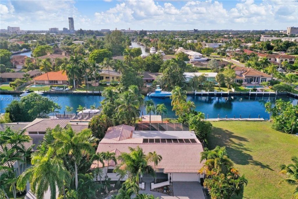 612 Hibiscus Dr , Hallandale Beach, FL 33009 Photo