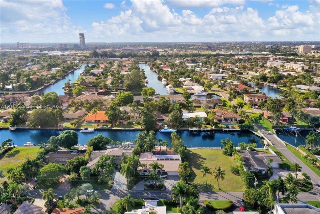 612 Hibiscus Dr , Hallandale Beach, FL 33009 Photo