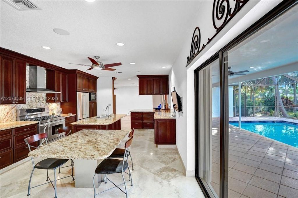 612 Hibiscus Dr , Hallandale Beach, FL 33009 Photo