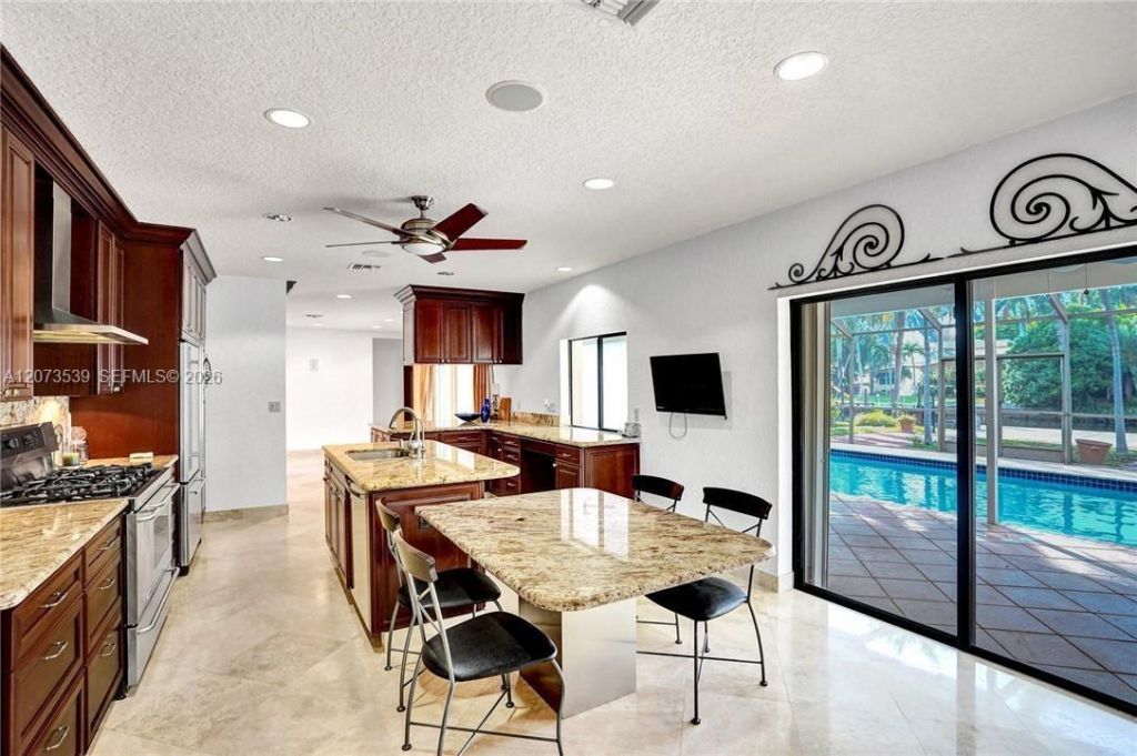 612 Hibiscus Dr , Hallandale Beach, FL 33009 Photo